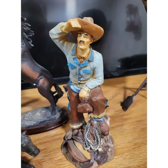 Southwest Theme Small resin Figures, horses, Cowboy 6 - Picture 4 of 16